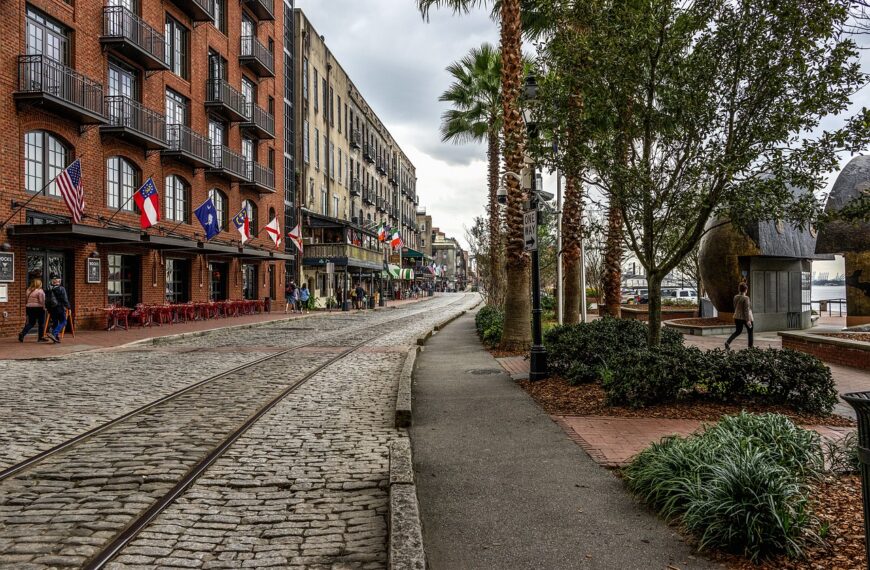 The Distance From Atlanta to Savannah [and How to Get There]