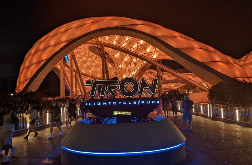 Tron Lightcycle Disney